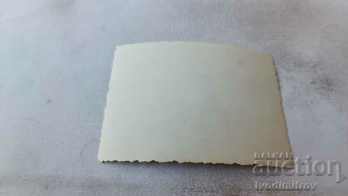 Снимка Момче на брега на морето с цена 2.35 лв. | € 1.20 Снимка Момче на брега на морето с цена 2.35 лв. | € 1.20