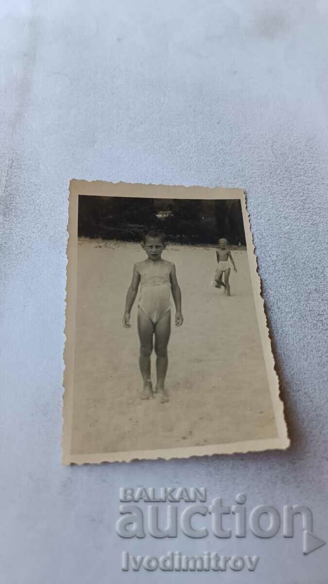 Снимка Момче на плажа