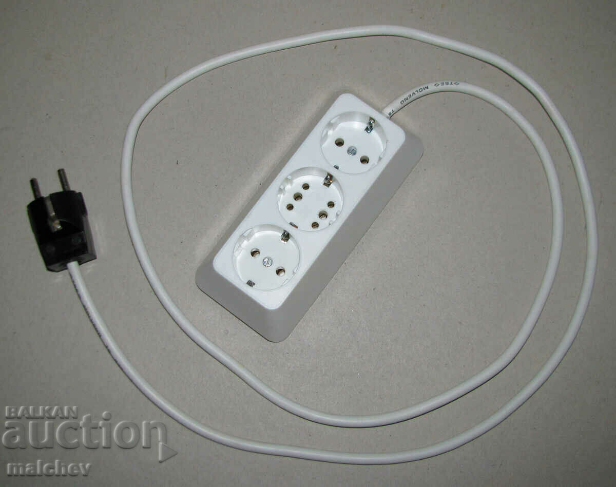 Extension cord 1.5 m white three-way splitter, excellent