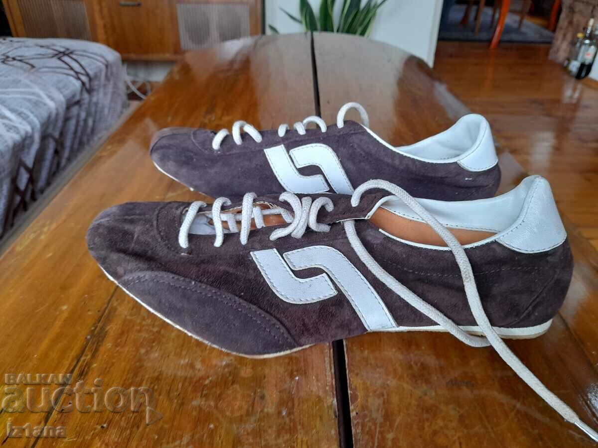 Spikes vechi Polsport cu preț 45.00 BGN | € 23.01 Spikes vechi Polsport cu preț 45.00 BGN | € 23.01