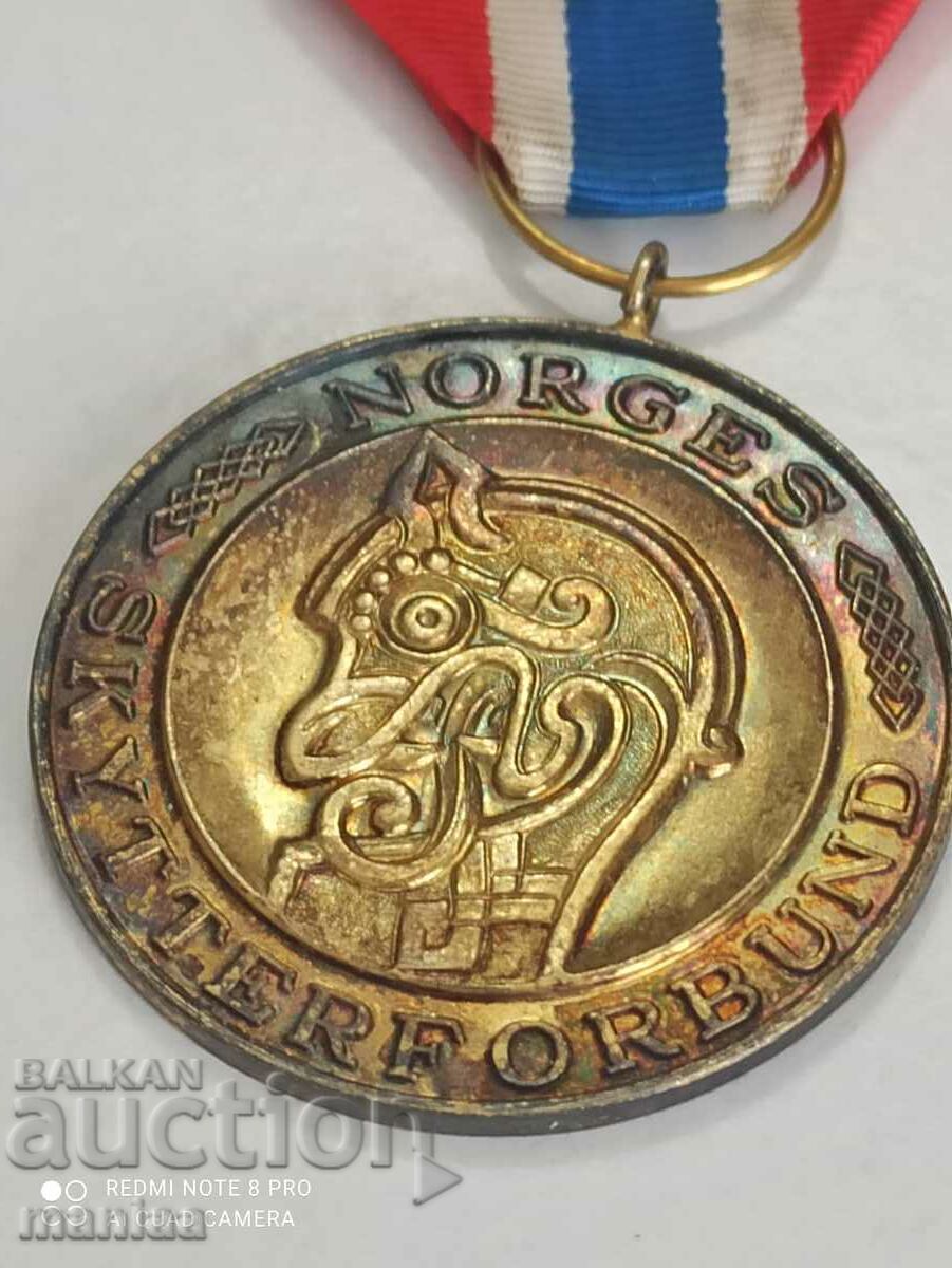 Delivery of Norwegian Silver Medal with Gilt Delivery of Norwegian Silver Medal with Gilt