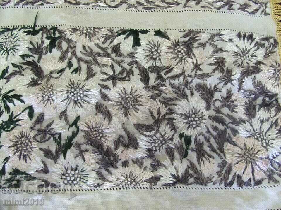 Delivery of Old Cover, Square hand embroidery Delivery of Old Cover, Square hand embroidery