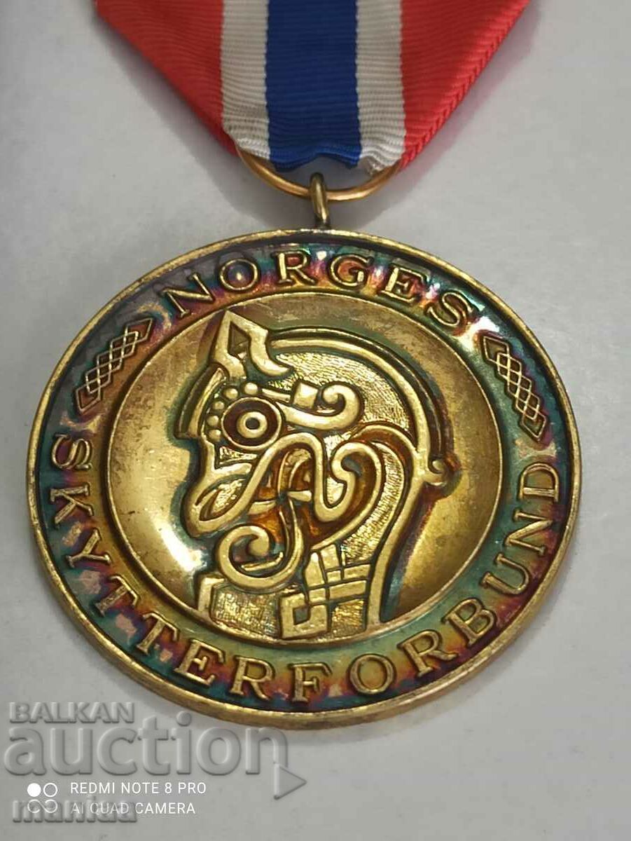 Delivery of Norwegian Silver Medal with Gilt Delivery of Norwegian Silver Medal with Gilt