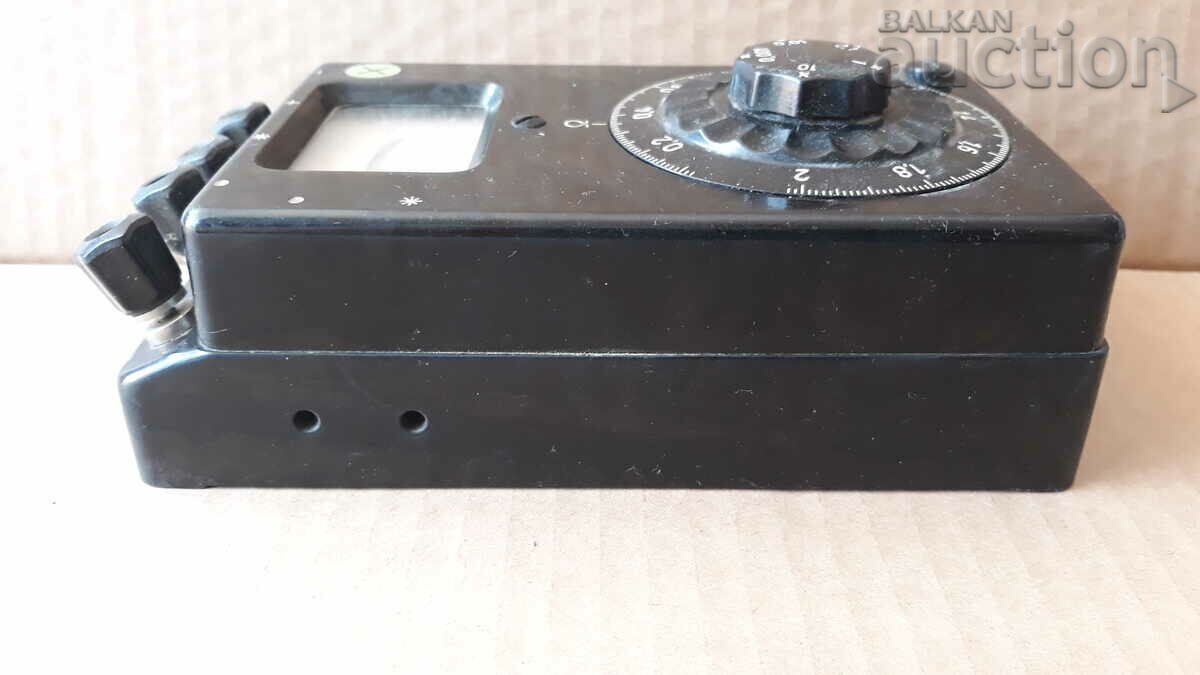 Delivery of vintage Measuring instrument retro vintage Delivery of vintage Measuring instrument retro vintage