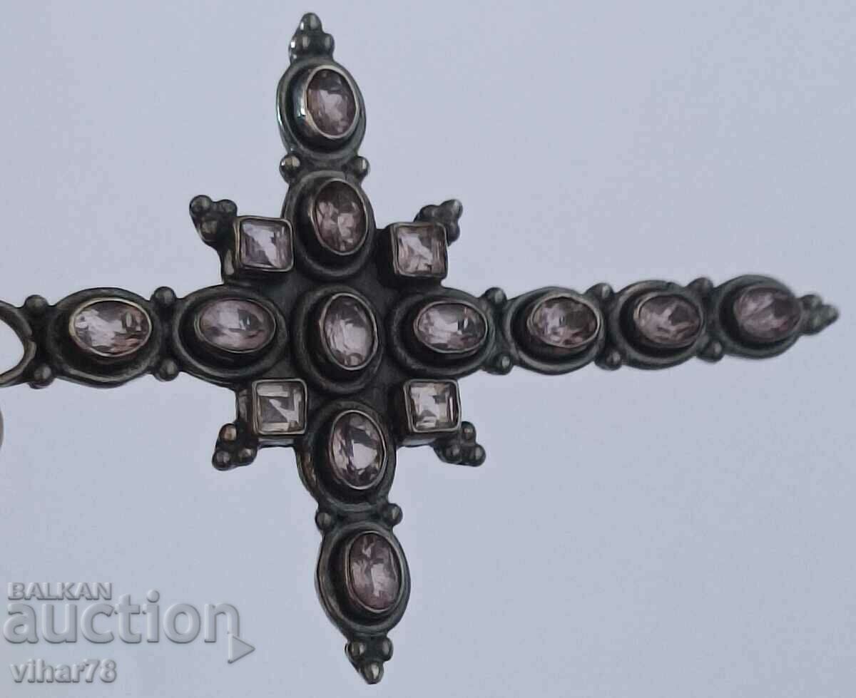 Cruce mare de argint cu ametist-ametist cu preț 319.99 BGN | € 163.61