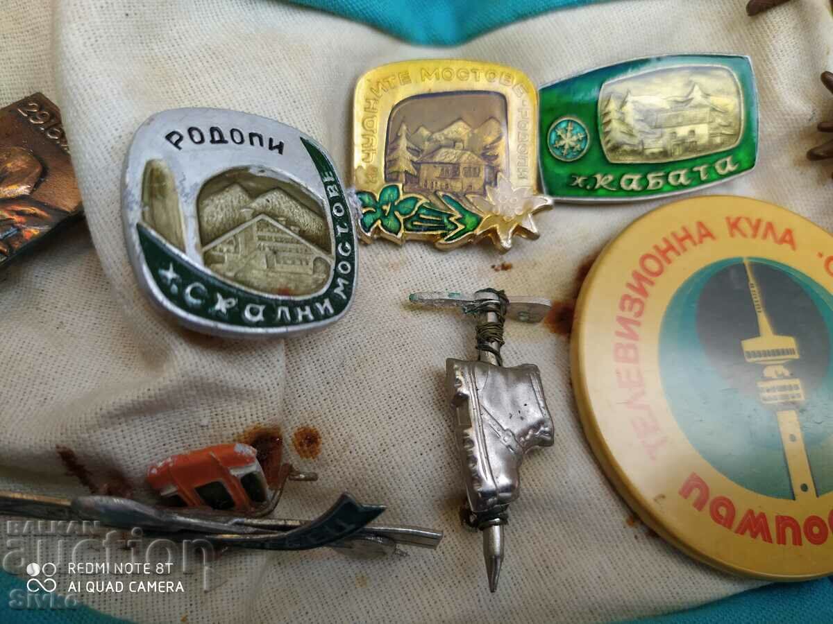 Παράδοση Σήματα τουριστικών καπέλων που συλλέγονται από επισκέψεις Παράδοση Σήματα τουριστικών καπέλων που συλλέγονται από επισκέψεις