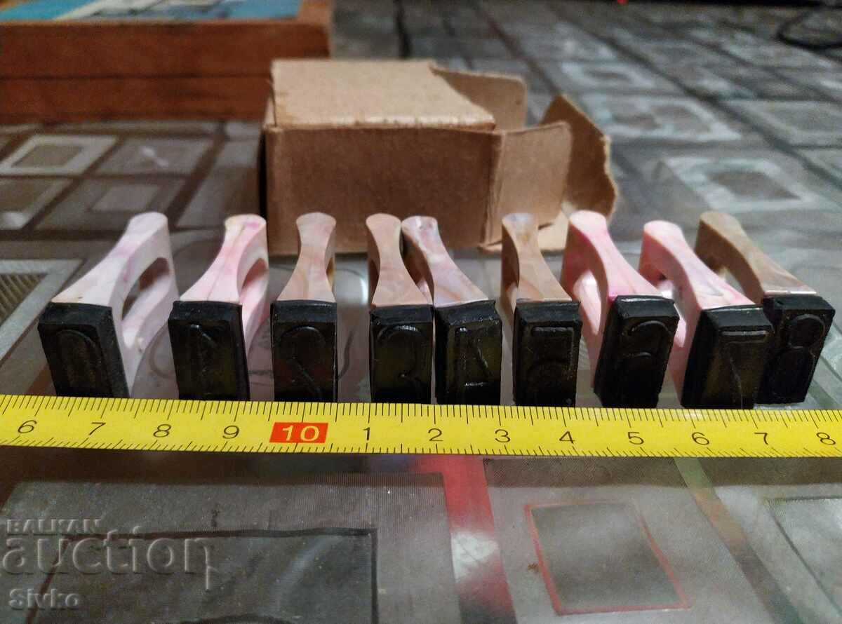 A set of printable digits with price 9.99 BGN | € 5.11 A set of printable digits with price 9.99 BGN | € 5.11