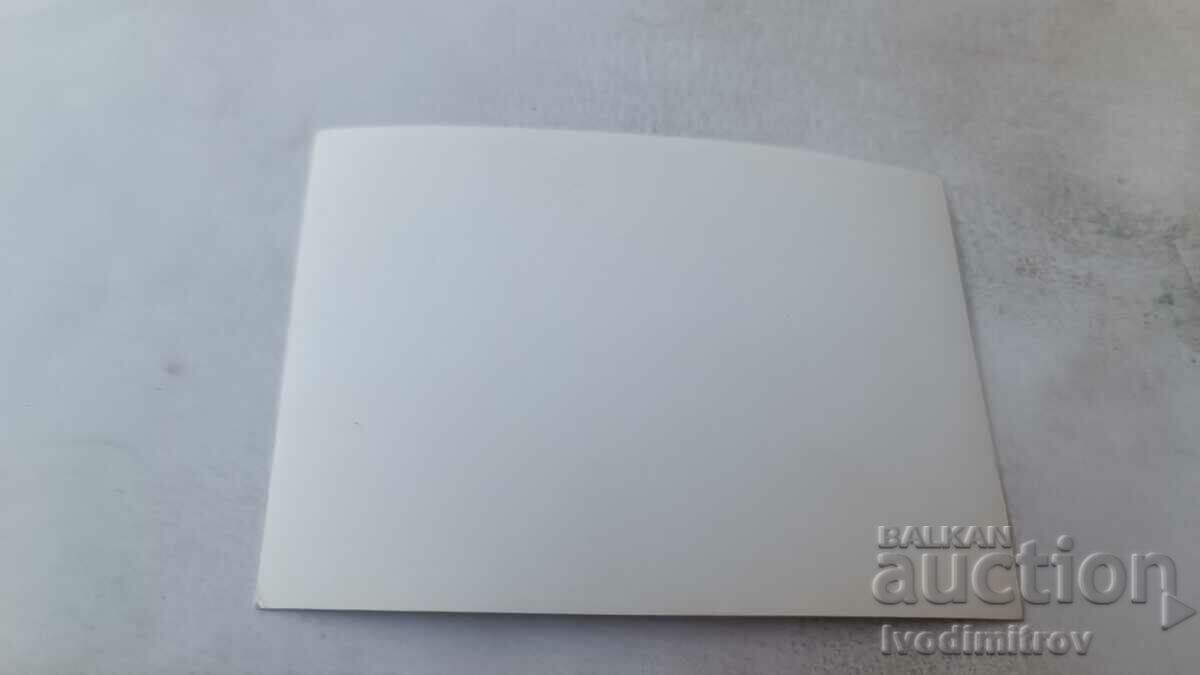 Fotografie Bărbat femeie și băiat pe plajă cu preț 1.65 BGN | € 0.84 Fotografie Bărbat femeie și băiat pe plajă cu preț 1.65 BGN | € 0.84