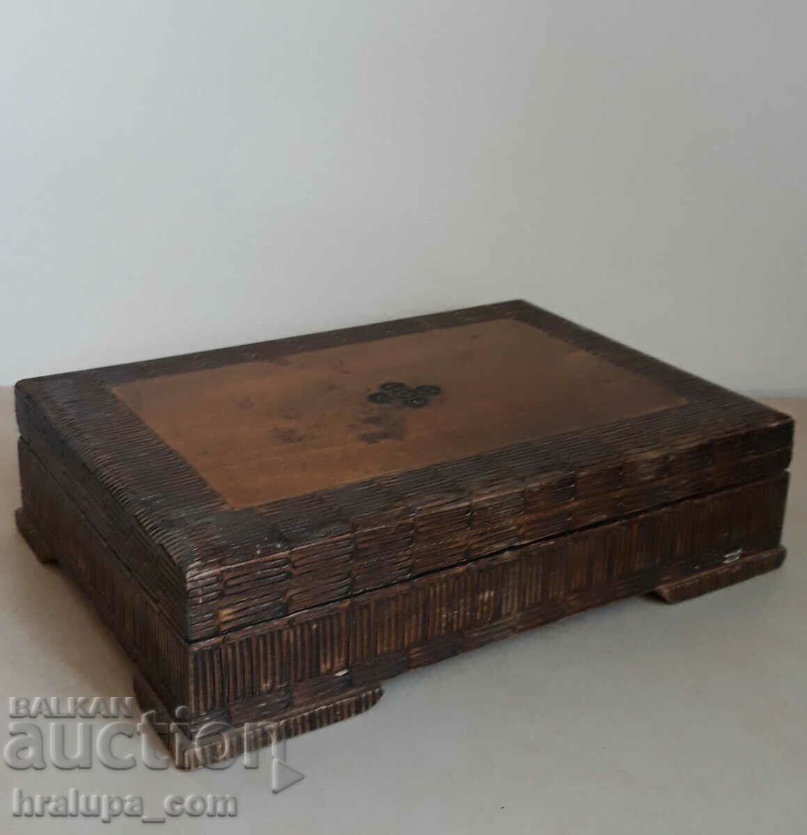 Παλιό ξύλινο κουτί κοσμήματα