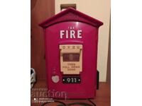 Unic, singur, telefon stradal pentru legătura cu pompierii