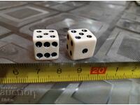 2 white dice