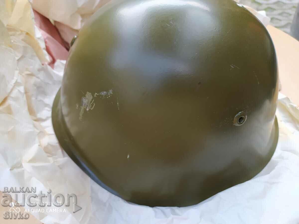 Auction A new military helmet Auction A new military helmet