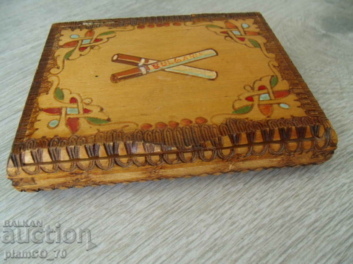 Licitație Nr.*7134 cutie veche din lemn / snuffbox