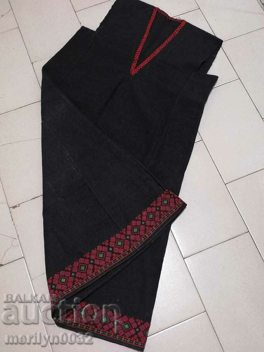 Old women's clothman with hand embroidery chaise longue dress, - 6 Old women's clothman with hand embroidery chaise longue dress, - 6