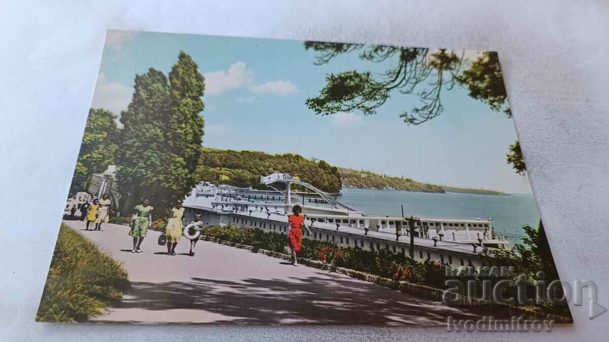 П К Варна Крайбрежната алея в Морската градина 1960