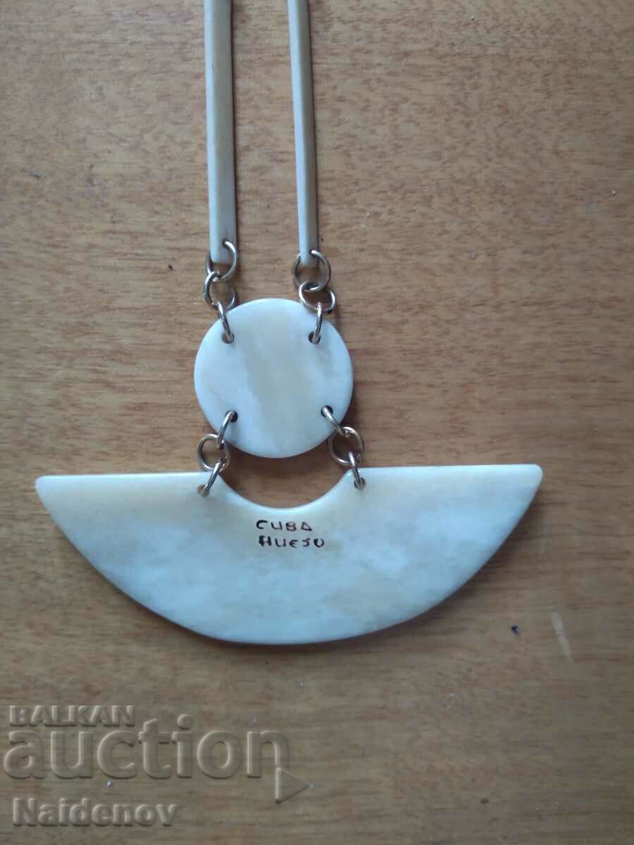 Δημοπρασία Κολιέ από κόκαλο Cuba Hueso Δημοπρασία Κολιέ από κόκαλο Cuba Hueso