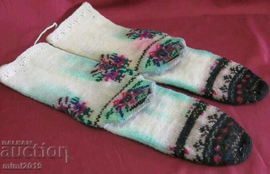 Стари Вълнени Чорапи за Носия с цена 27.50 лв. | € 14.06 Стари Вълнени Чорапи за Носия с цена 27.50 лв. | € 14.06