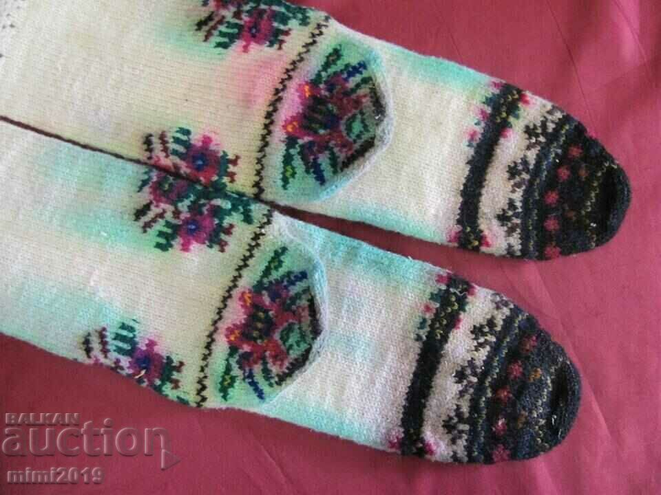 Стари Вълнени Чорапи за Носия - 6 Стари Вълнени Чорапи за Носия - 6