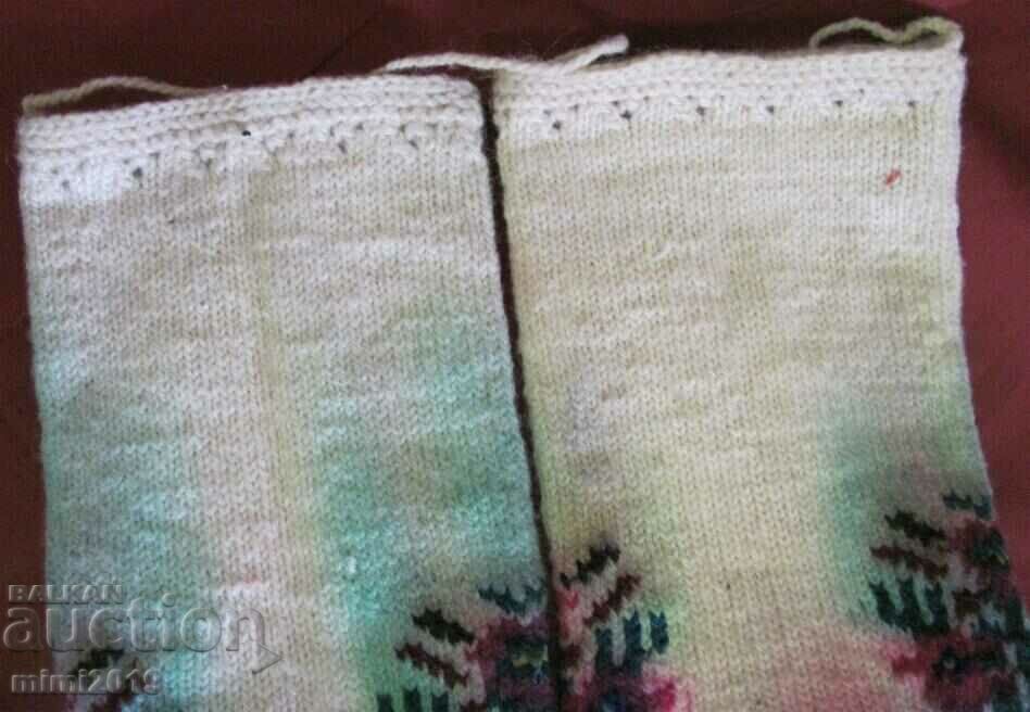 Стари Вълнени Чорапи за Носия - 7 Стари Вълнени Чорапи за Носия - 7