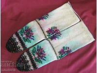 Παλιές μάλλινες κάλτσες για φορεσιά