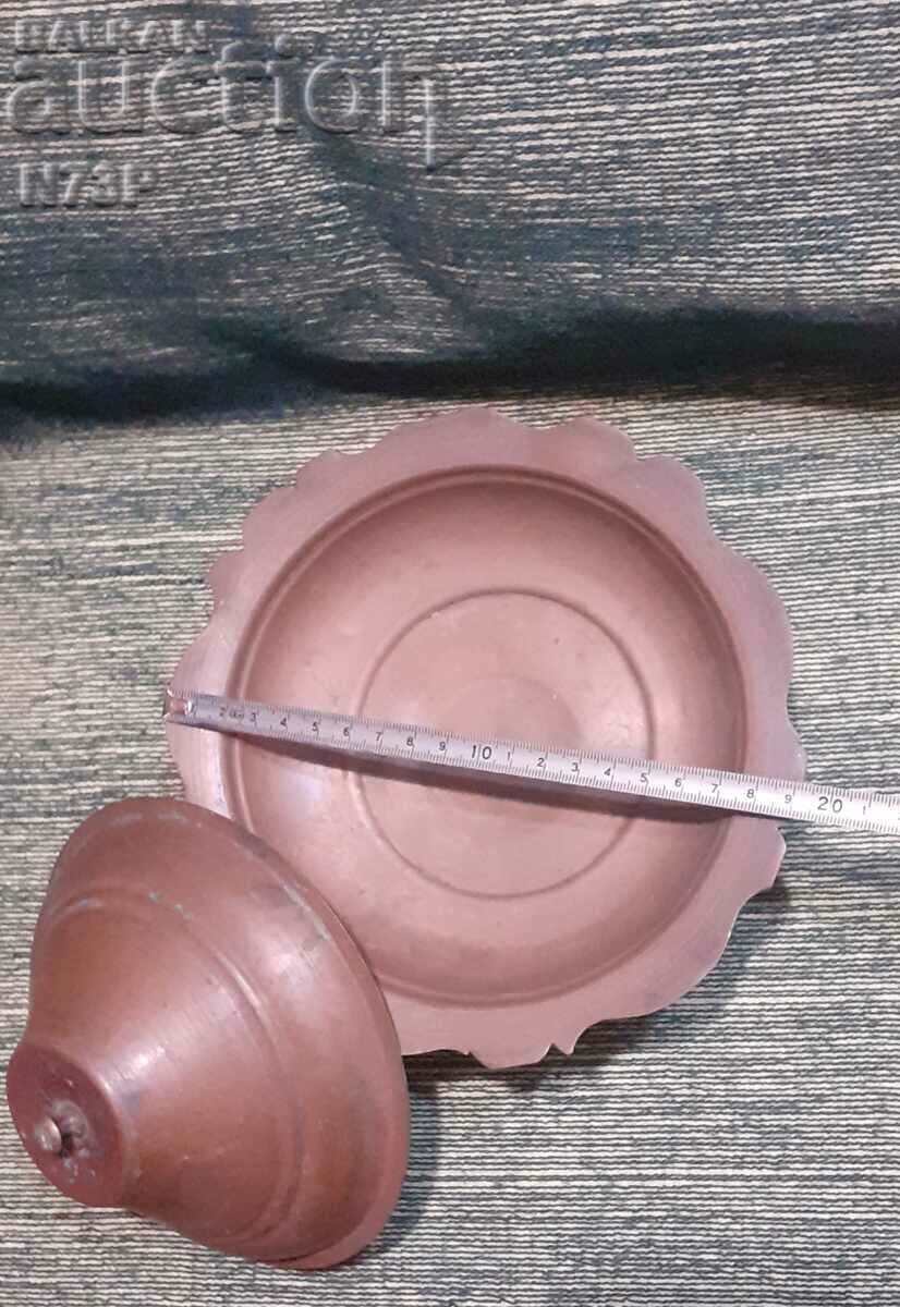 OLD COPPER POT. LID. BAKER. with price 50.00 BGN | € 25.56 OLD COPPER POT. LID. BAKER. with price 50.00 BGN | € 25.56
