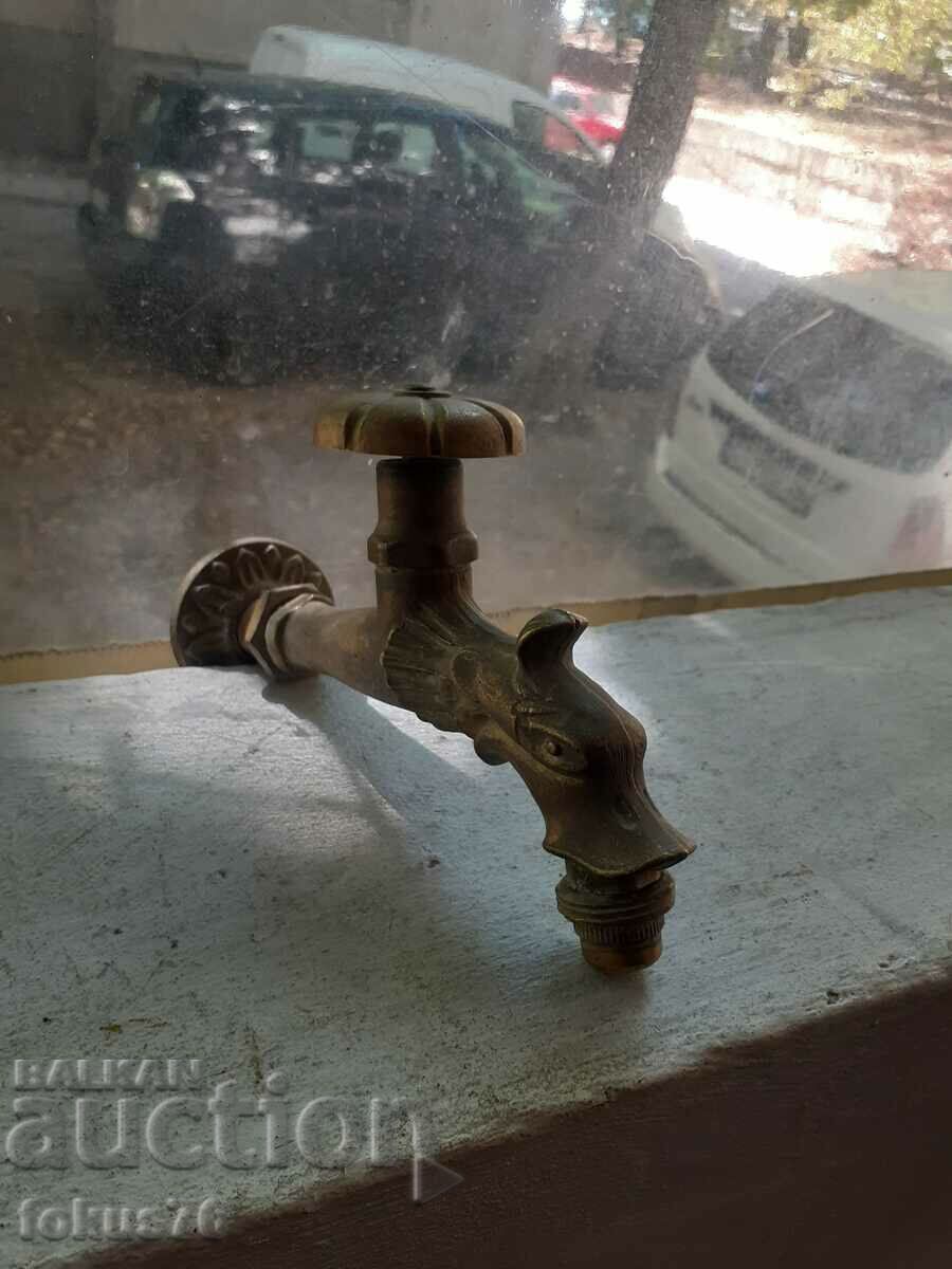 Auction Old bronze lion dragon faucet Auction Old bronze lion dragon faucet