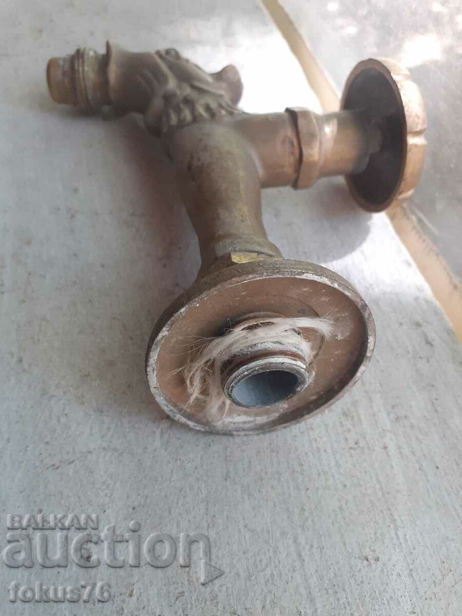 Delivery of Old bronze lion dragon faucet Delivery of Old bronze lion dragon faucet