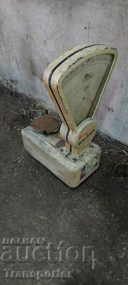 Licitație Scale, scale din 1995.