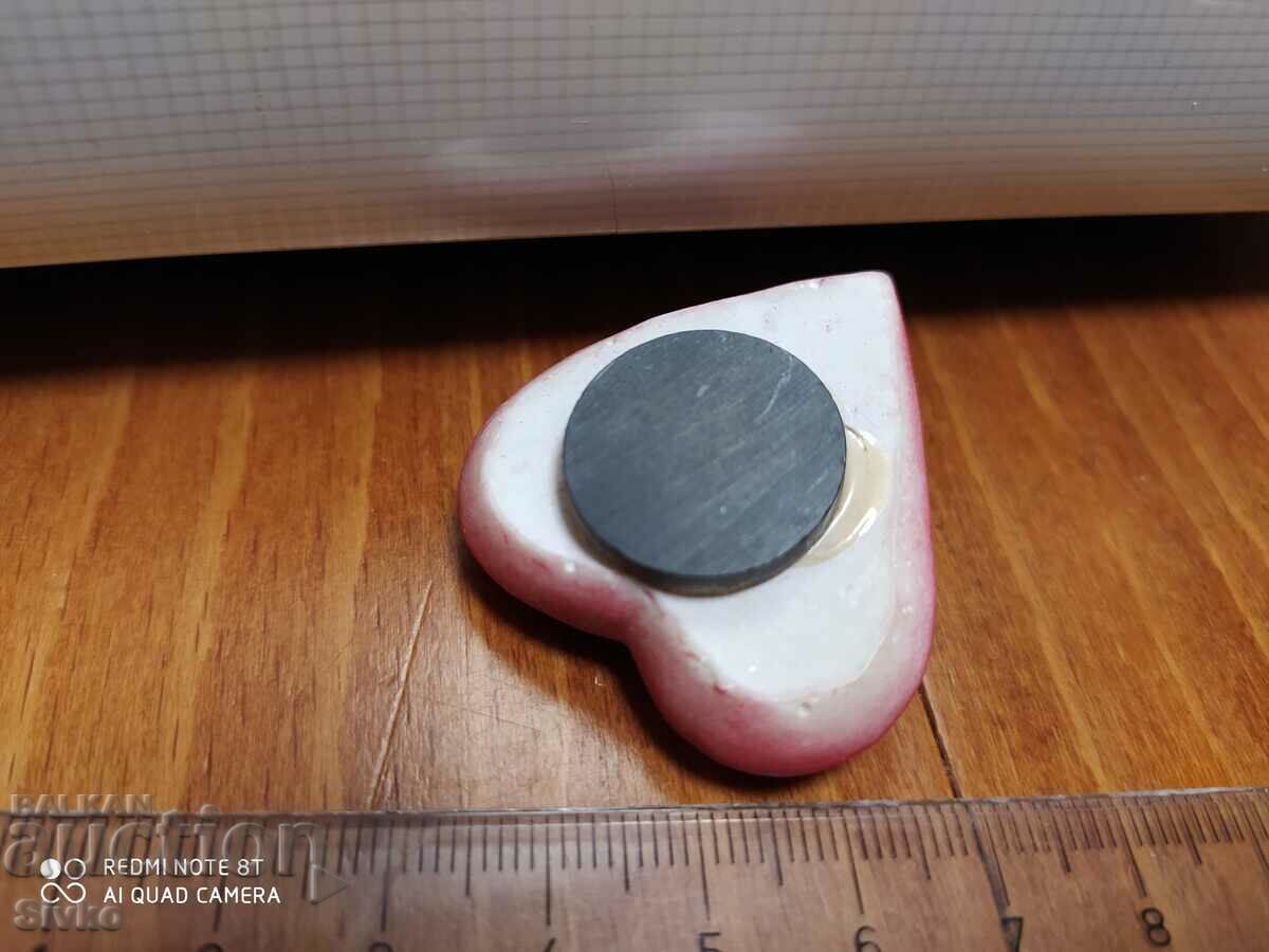 Magnet heart with price 0.49 BGN | € 0.25 Magnet heart with price 0.49 BGN | € 0.25
