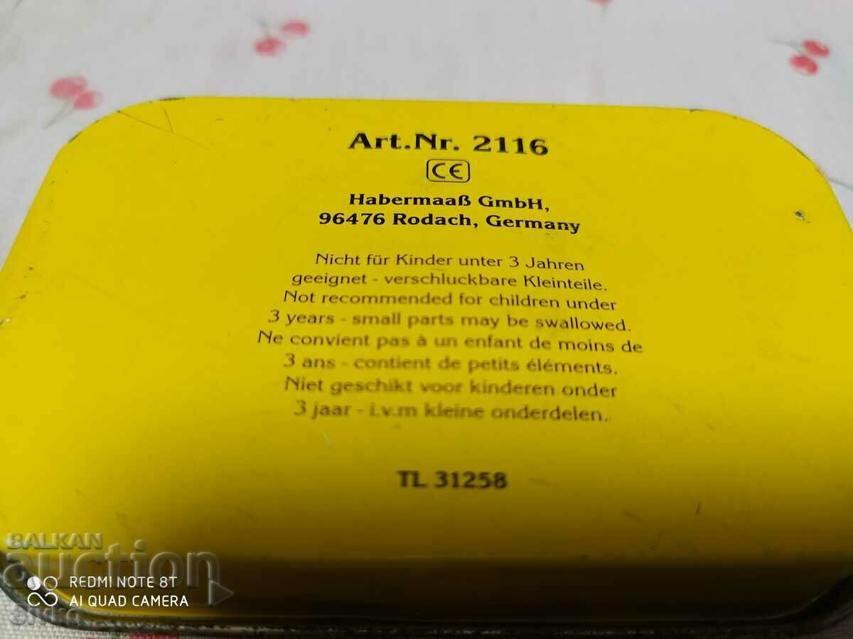 Livrarea Magneți într-o cutie Livrarea Magneți într-o cutie