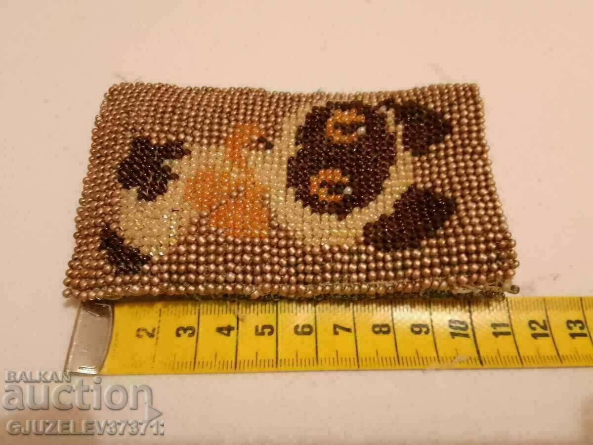 Delivery of Old protmone kisiika, glass beads Delivery of Old protmone kisiika, glass beads