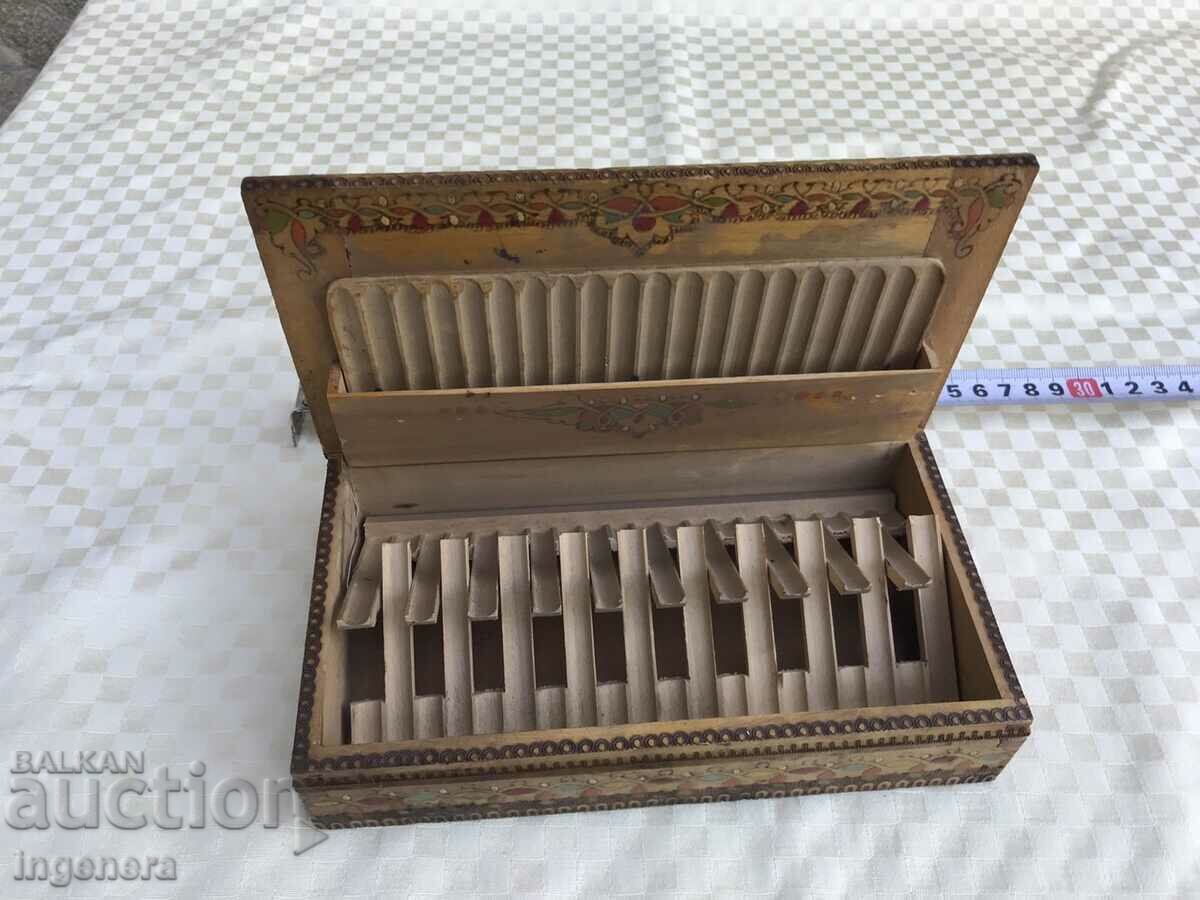 WOOD ANTIQUE CIGARETTE BOX PYROGRAPH DRAWING with price 16.00 BGN | € 8.18 WOOD ANTIQUE CIGARETTE BOX PYROGRAPH DRAWING with price 16.00 BGN | € 8.18