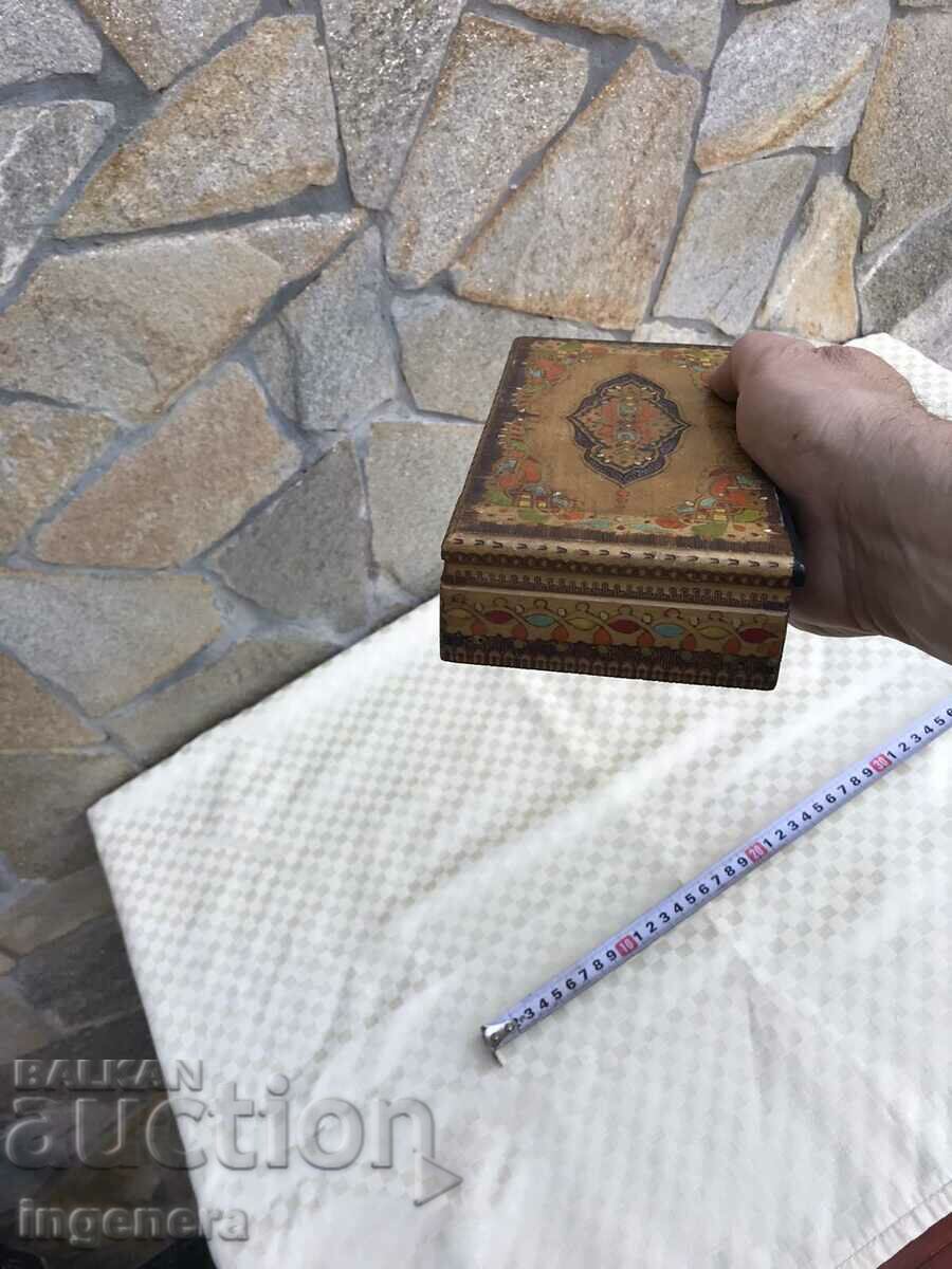 Auction WOOD ANTIQUE CIGARETTE BOX PYROGRAPH DRAWING Auction WOOD ANTIQUE CIGARETTE BOX PYROGRAPH DRAWING