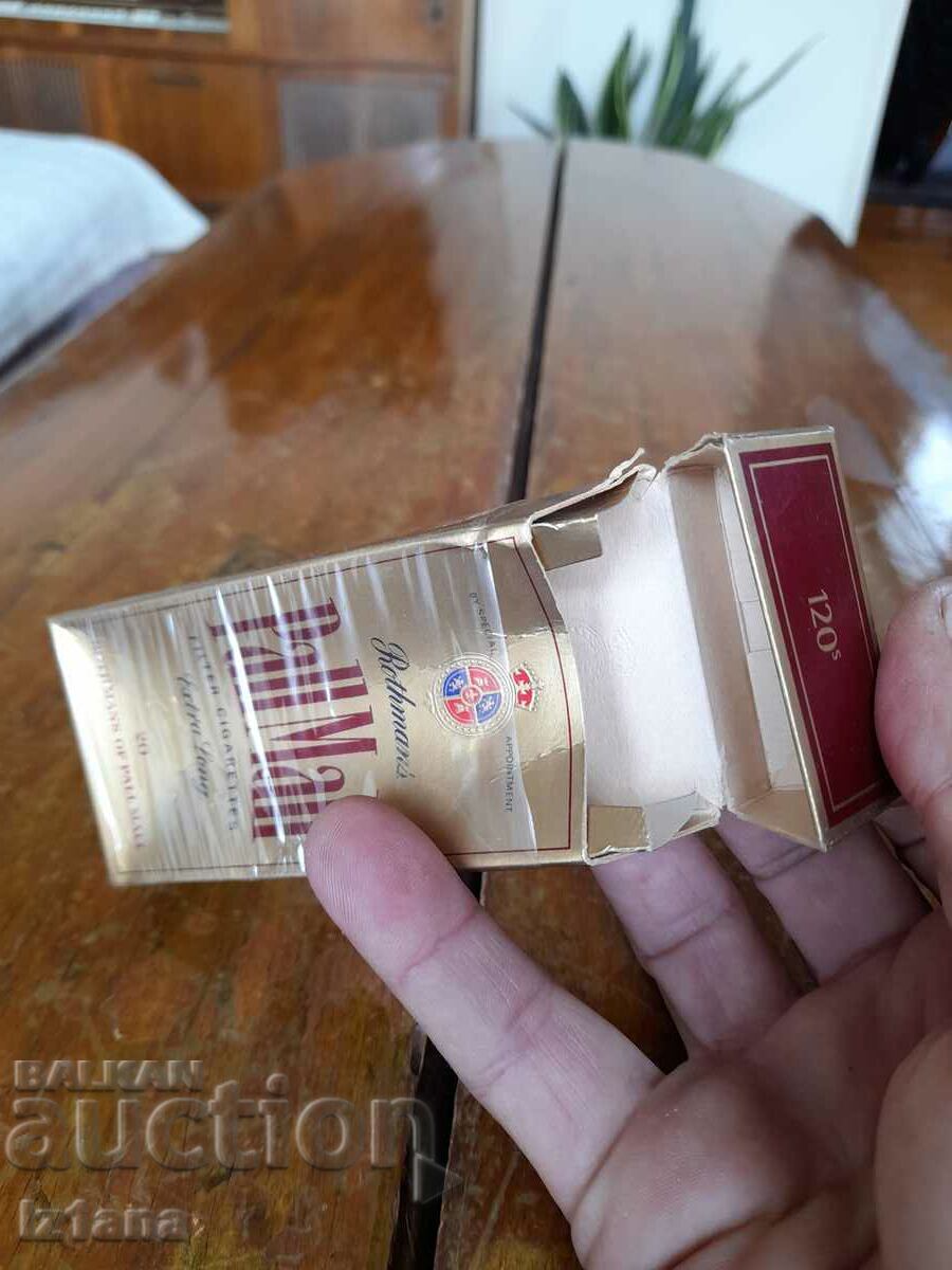 Licitație O veche cutie de țigări Pall Mall