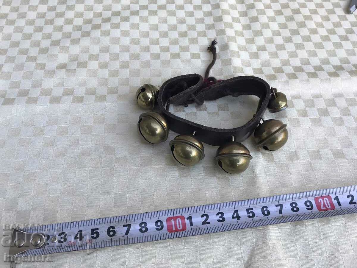 Delivery of CAMBANK SMALL ON A STRAP 5 PCS. CHAN BOY BRASS Delivery of CAMBANK SMALL ON A STRAP 5 PCS. CHAN BOY BRASS