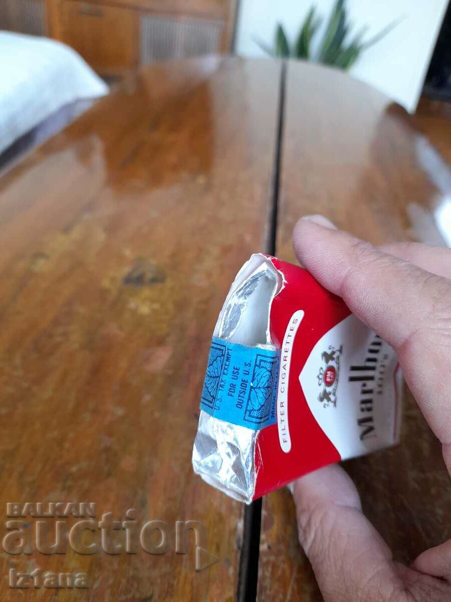 Auction An old box of Marlboro cigarettes Auction An old box of Marlboro cigarettes