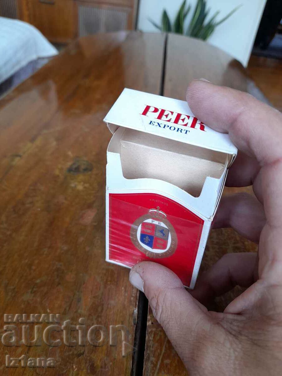 Auction An old box of Peer cigarettes Auction An old box of Peer cigarettes
