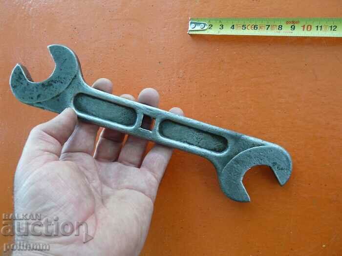 Old massive German key - 76 with price 50.00 BGN | € 25.56 Old massive German key - 76 with price 50.00 BGN | € 25.56