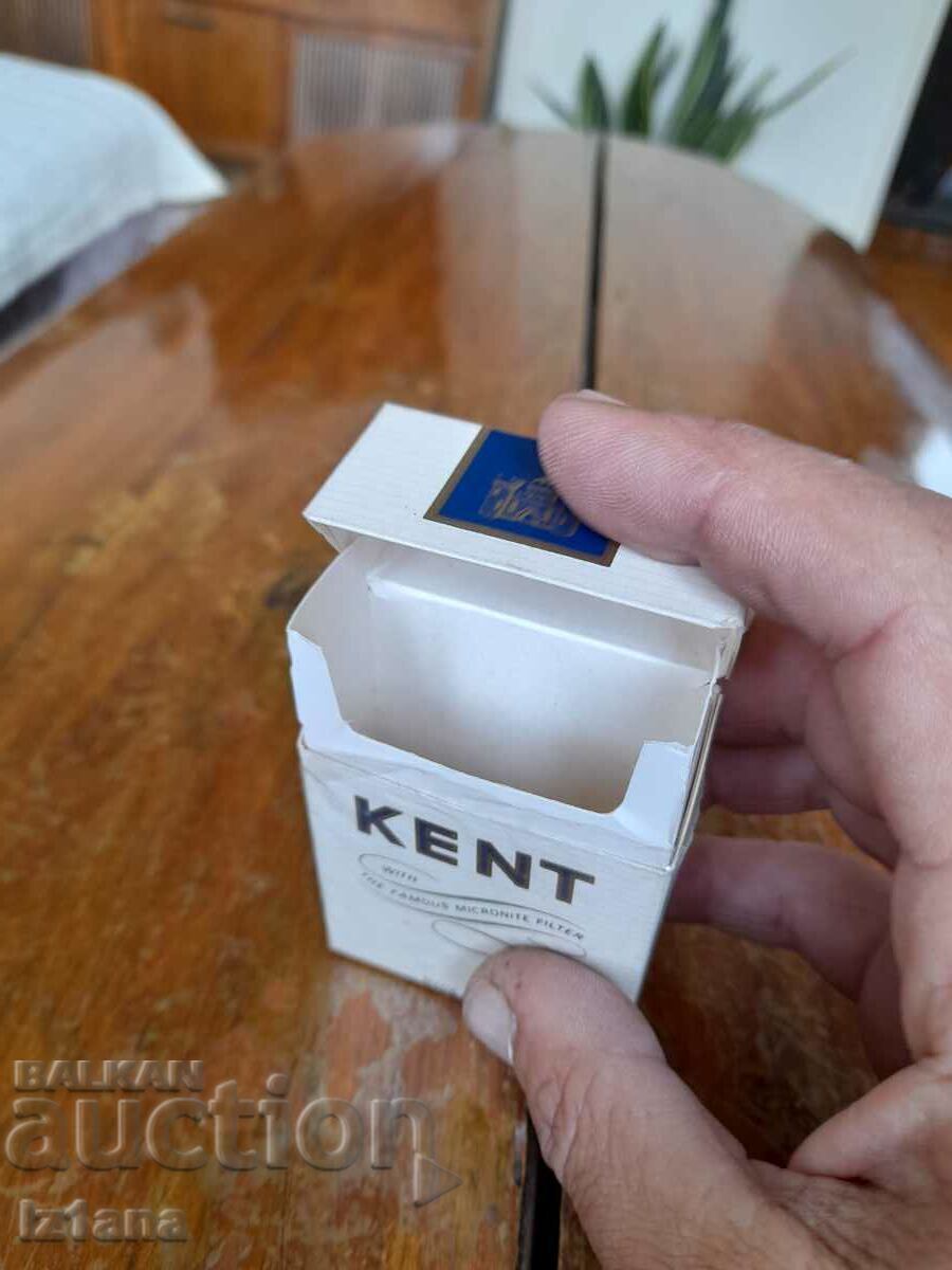 Auction  An old Kent cigarette box