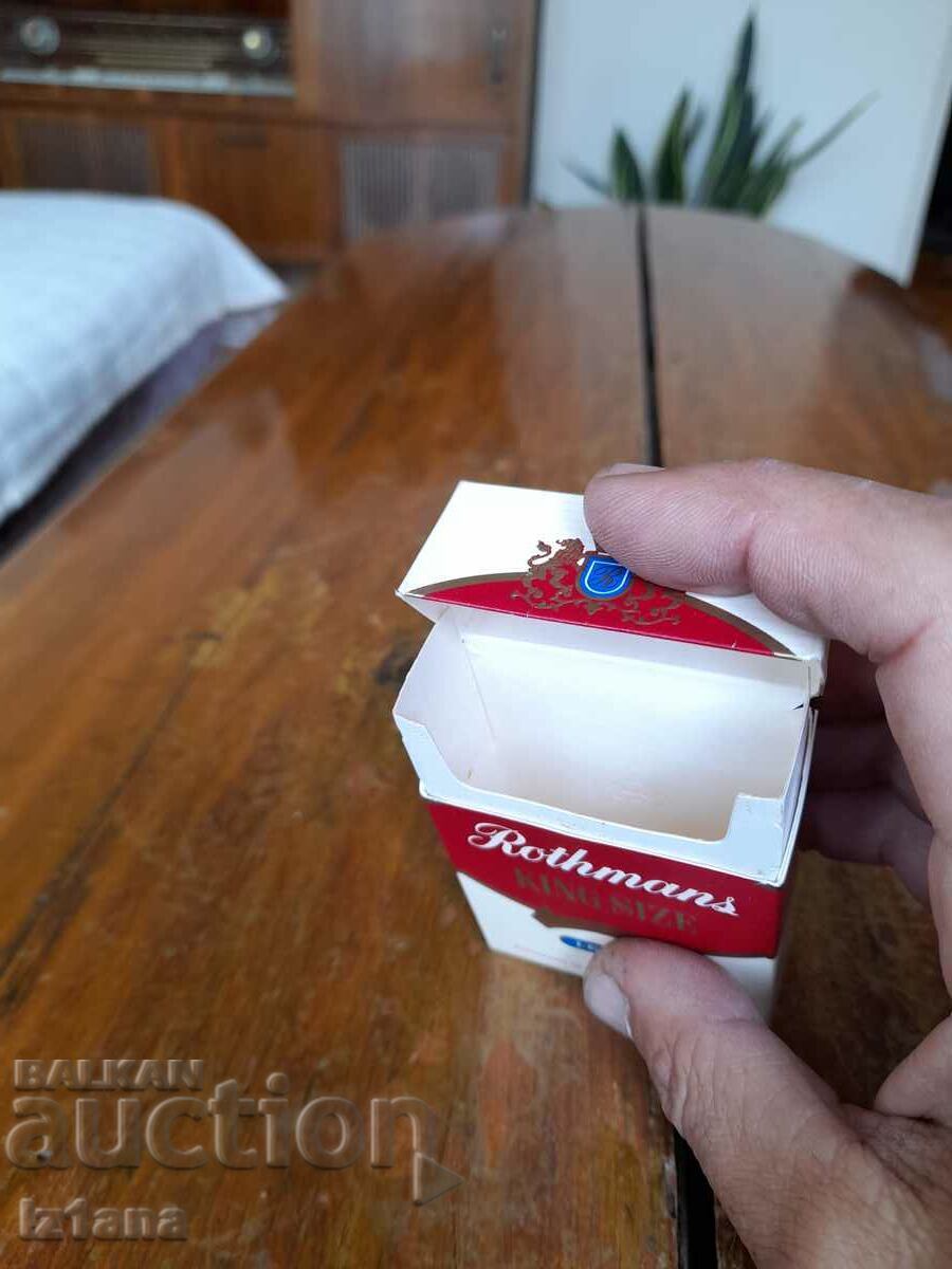 Auction An old Rothmans cigarette box Auction An old Rothmans cigarette box