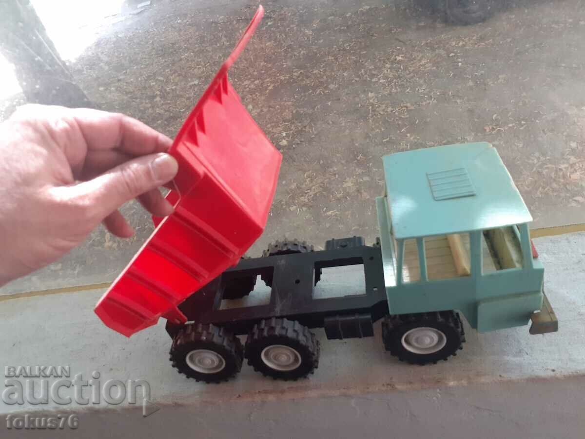 Auction Collector's social Bulgarian truck Samokov Auction Collector's social Bulgarian truck Samokov