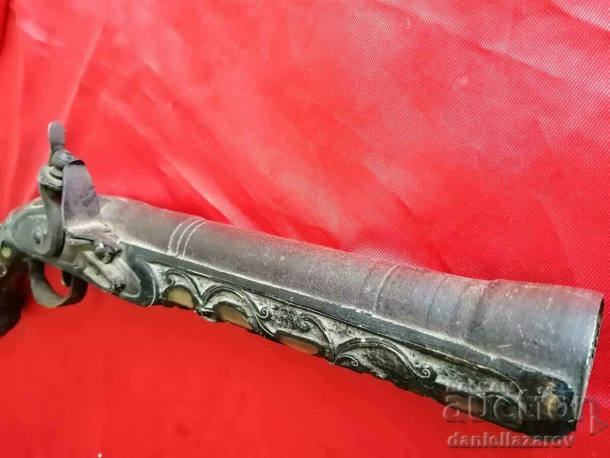 Auction Old TROMBLON, Cremaklia, Kremuchny Pishtov, Pistolet Auction Old TROMBLON, Cremaklia, Kremuchny Pishtov, Pistolet