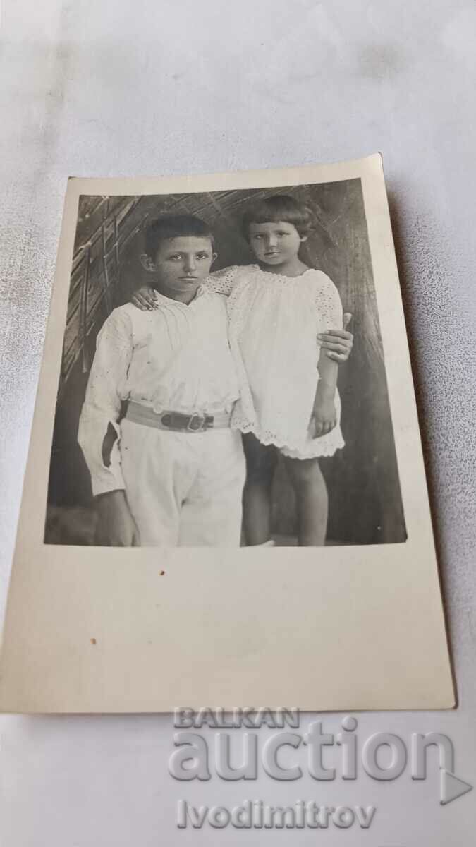 Fotografie Veliko Tarnovo Băiat și fetiță 1924