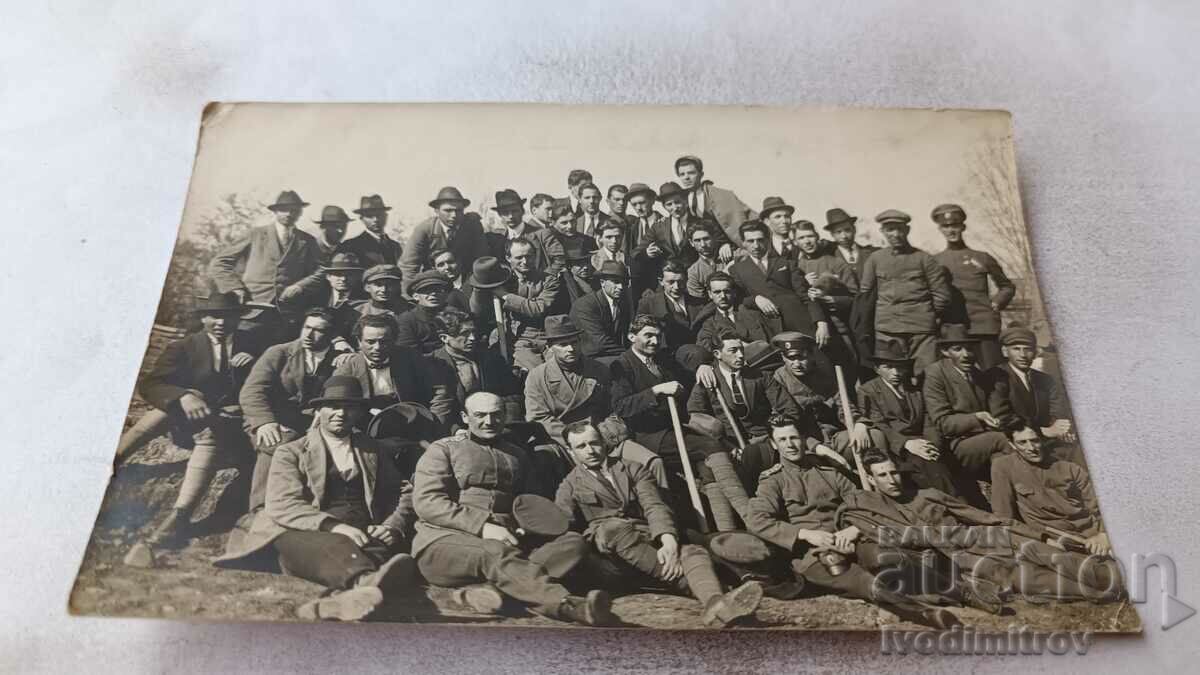 Снимка София Офицер и студенти в час по трудово 1921