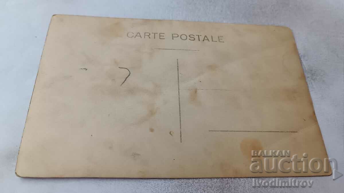 Φωτογραφία Γυναίκες και παιδιά με τιμή € 0.84 | 1.64 BGN