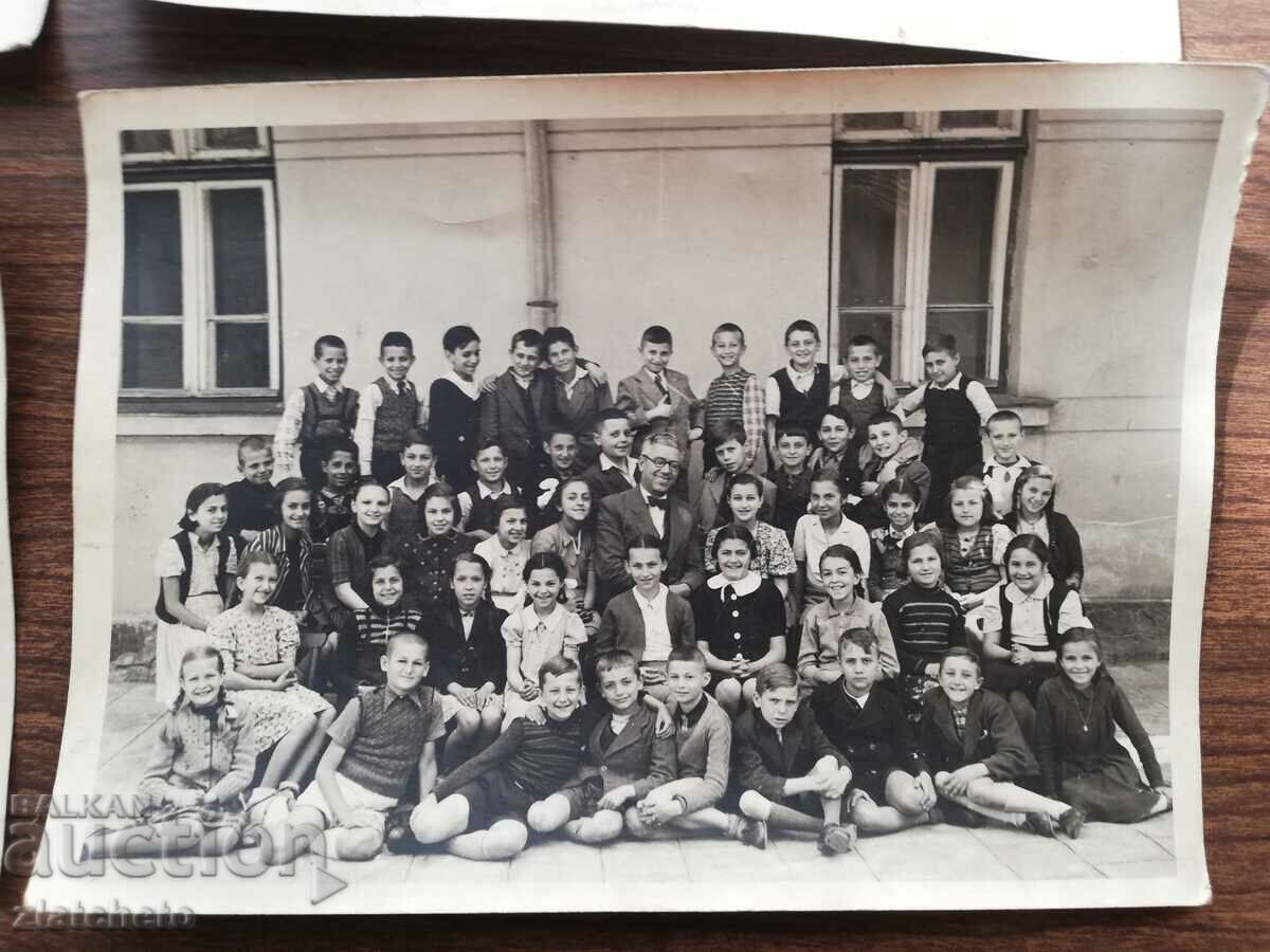 Delivery of Old photo Kingdom of Bulgaria - Teacher and class, games