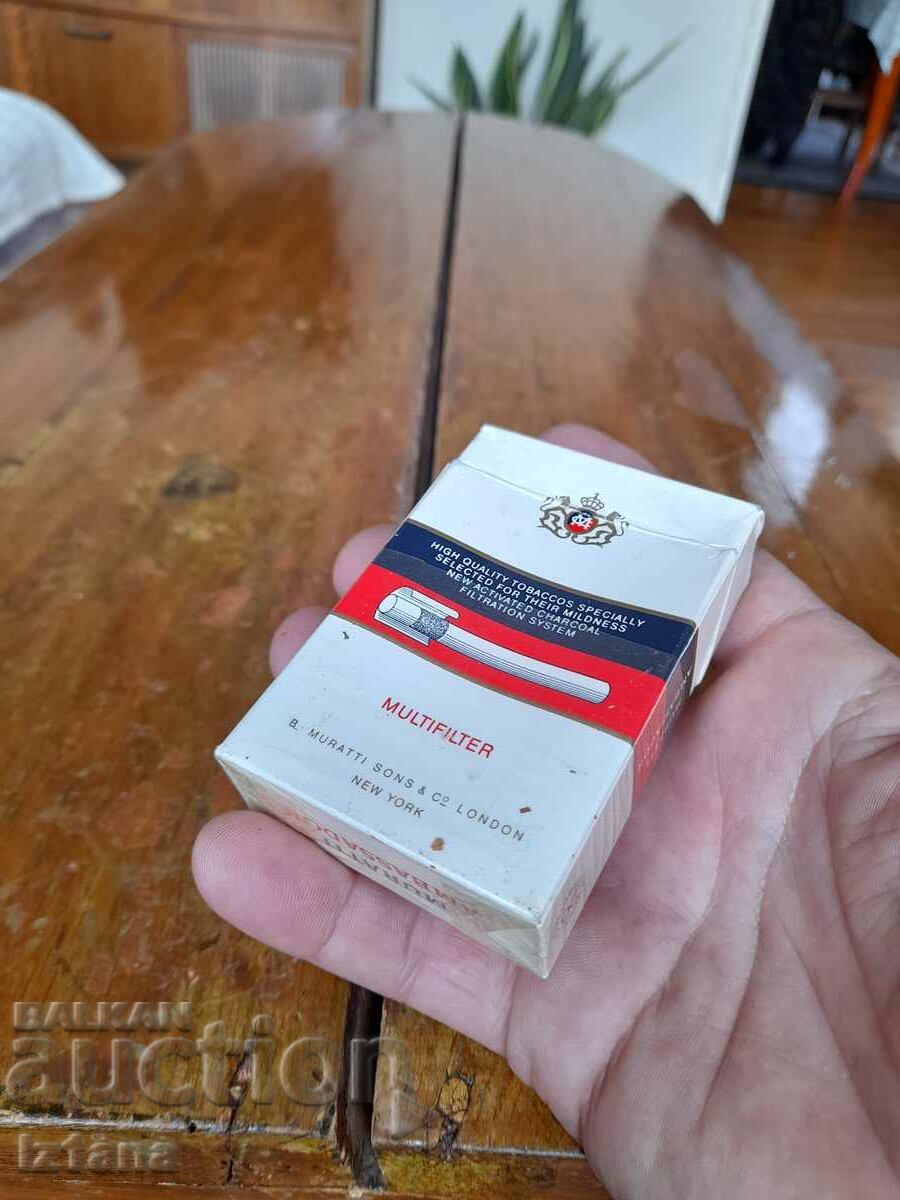 O cutie veche de țigări Muratti cu preț 12.00 BGN | € 6.14