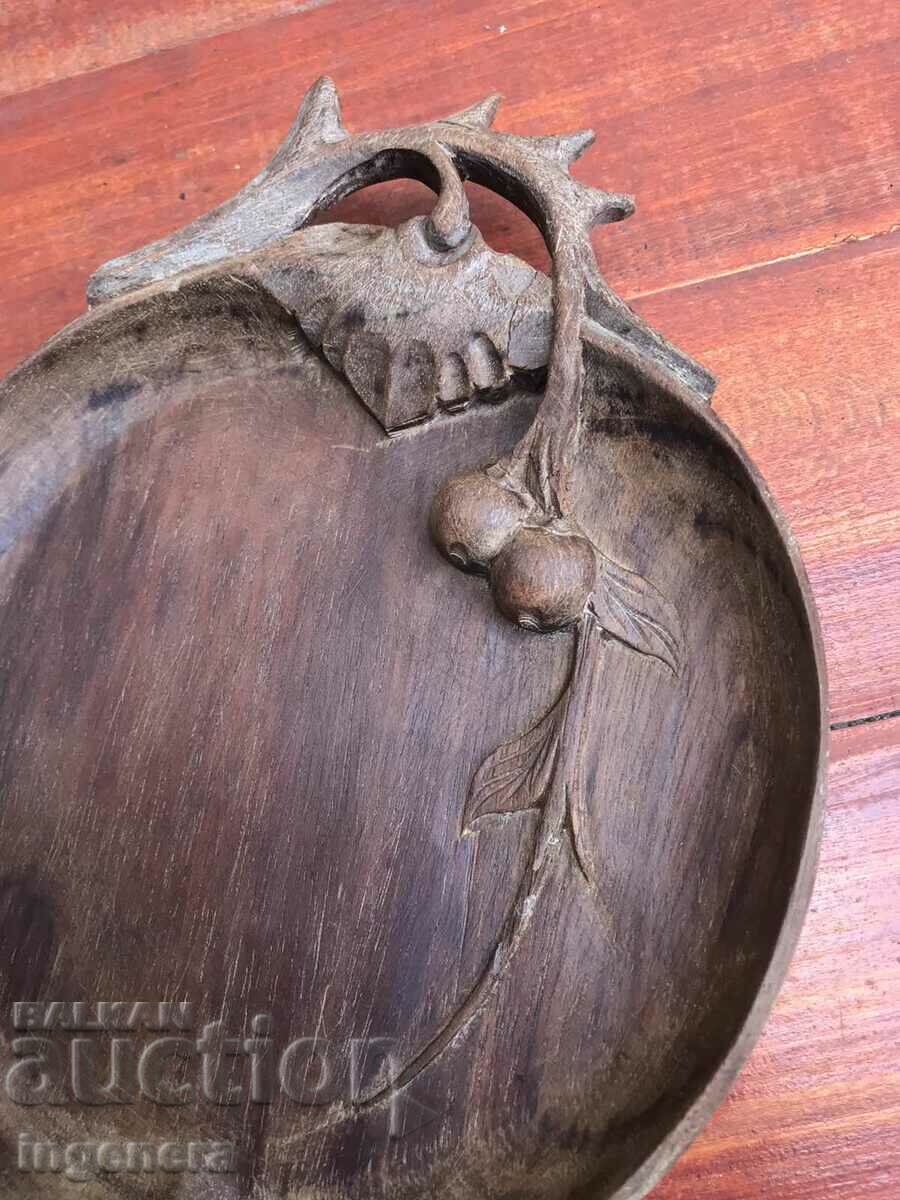 PLATEAU PLATEAU CARVING BEAUTY cu preț 33.00 BGN | € 16.87