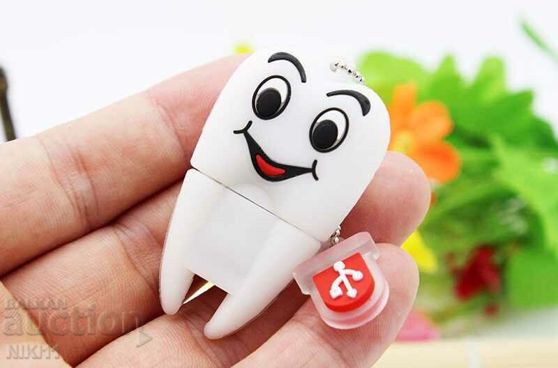 Флашка USB 32 гб Зъб флаш памет , подарък за зъболекар