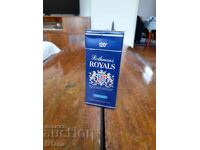 O veche cutie de țigări Rothmans